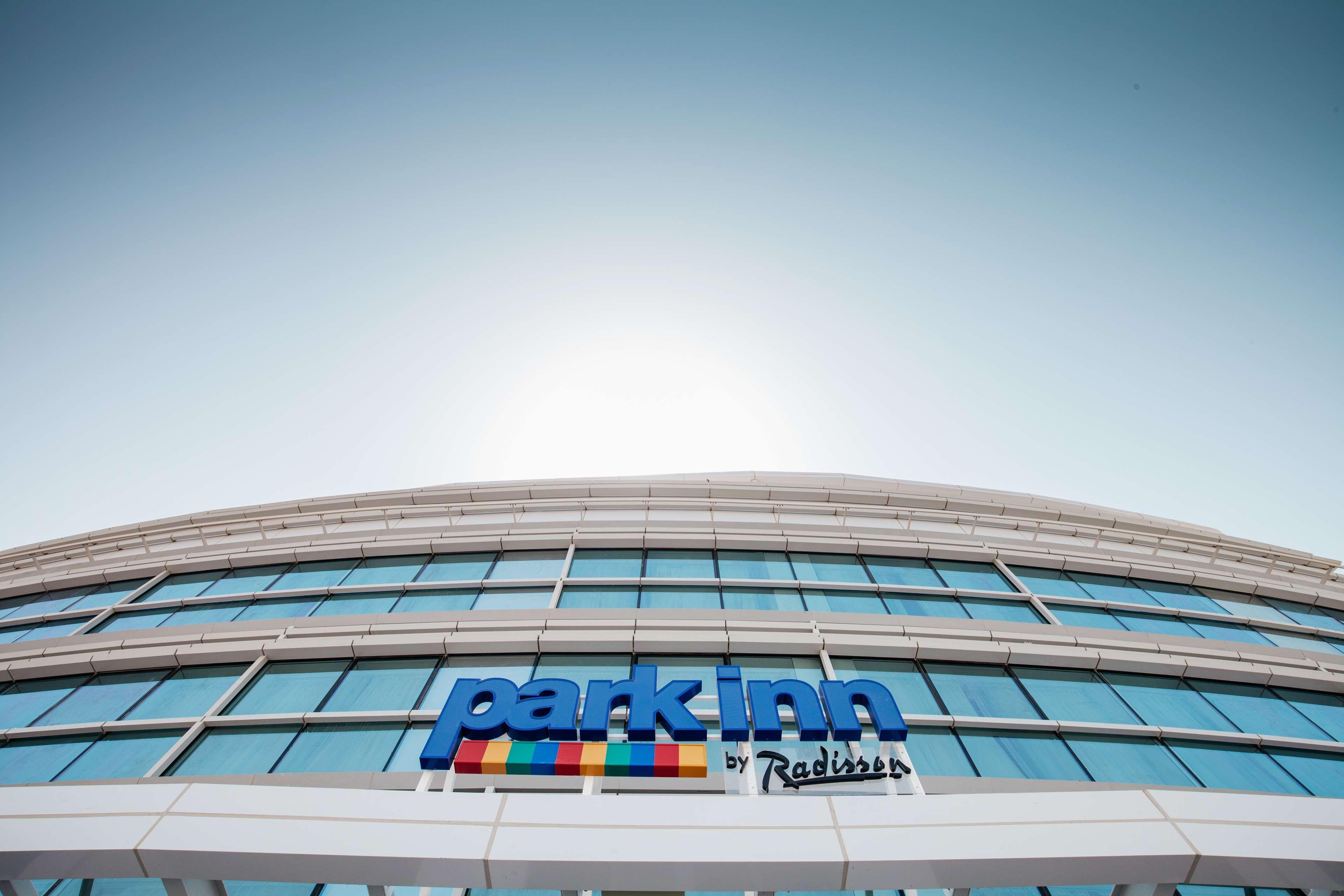 Park Inn By Radisson Dubai Motor City Екстериор снимка