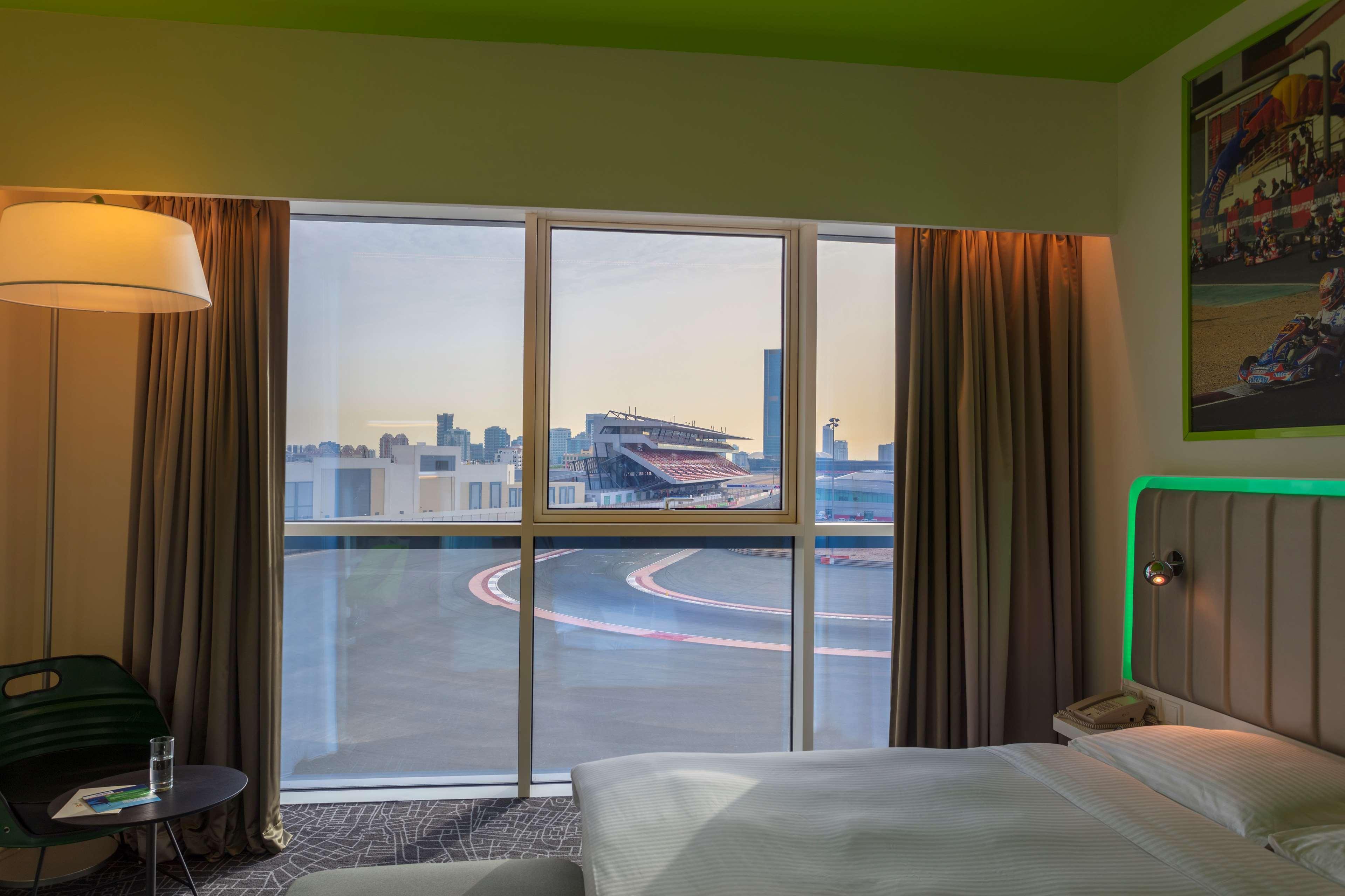 Park Inn By Radisson Dubai Motor City Екстериор снимка